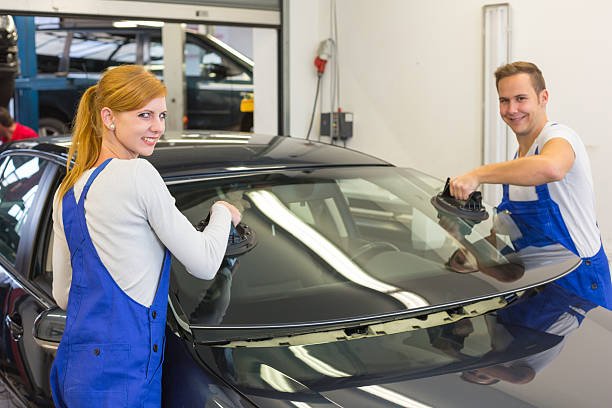 Windshield Repair Huntington Beach CA - Professional Auto Glass Repair and Replacement with Official Irvine Auto Glass